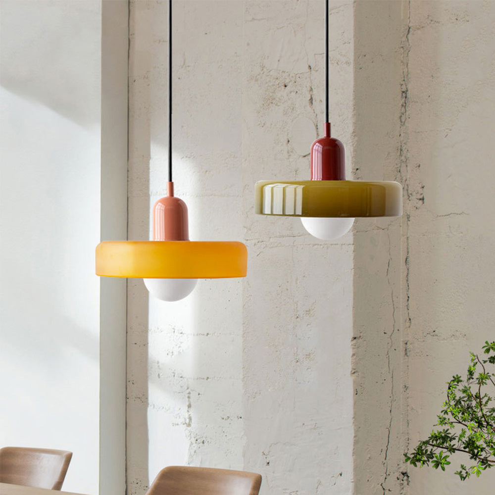 Lampada a sospensione nordica con aspetto in vetro retrò per spazi moderni e colorati
