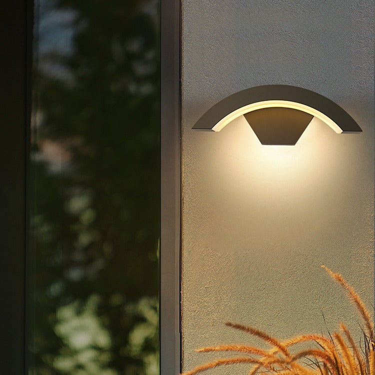 ضوء جداري خارجي أنيق للشرفة والحديقة مقاوم للماء بمعيار IP65 مع إضاءة LED