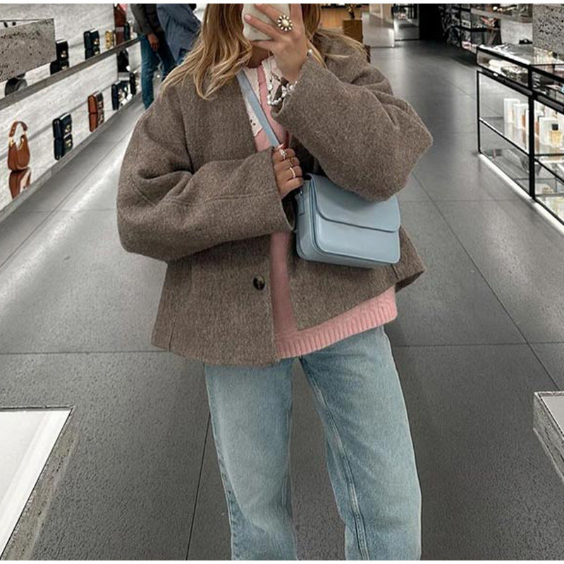 ELENA – Veste Courte à Col en V avec Boutons