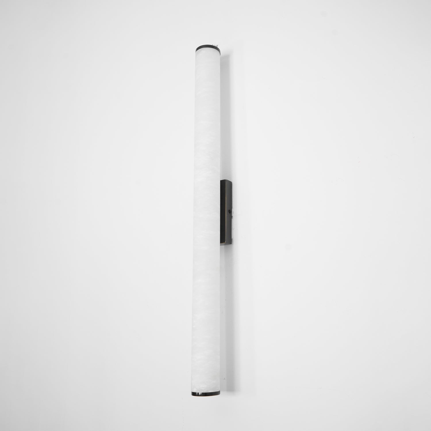 Applique da parete LED con design a tubo in alabastro, 1 luce | Rosalyssa
