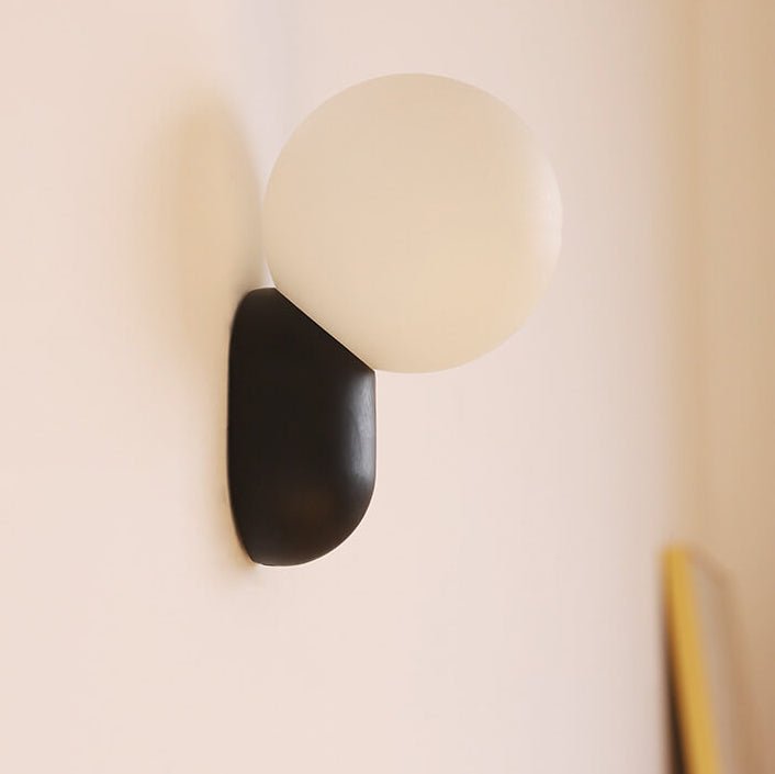 Elegant 1-lyset moderne glasglobevæglampe til boligbelysning | Rosalyssa