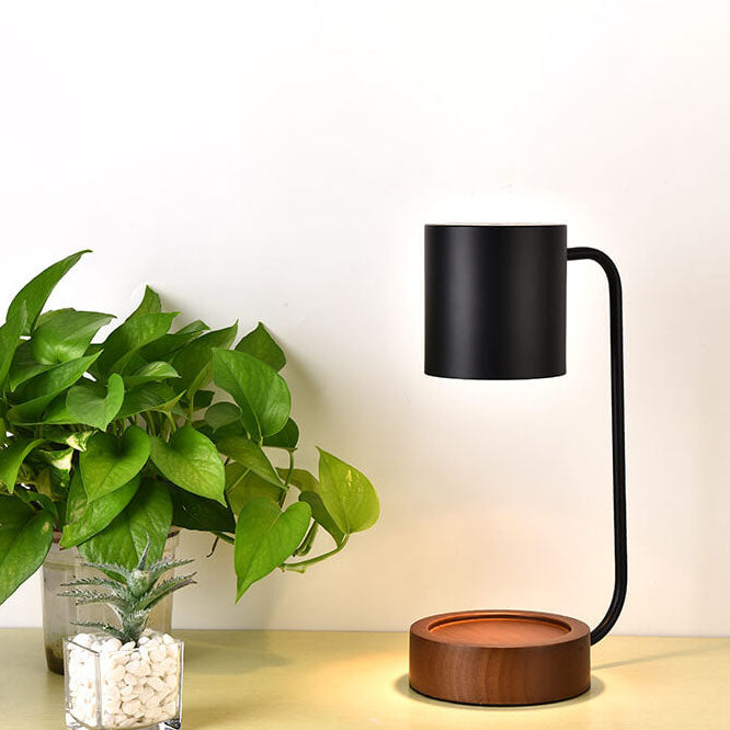 Japonská minimalistická stolní lampa s dřevěnou a kovovou konstrukcí