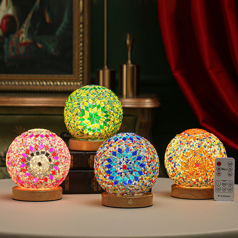 Lampada da tavolo LED in vetro LumaNest con luce dimmerabile per ambienti accoglienti