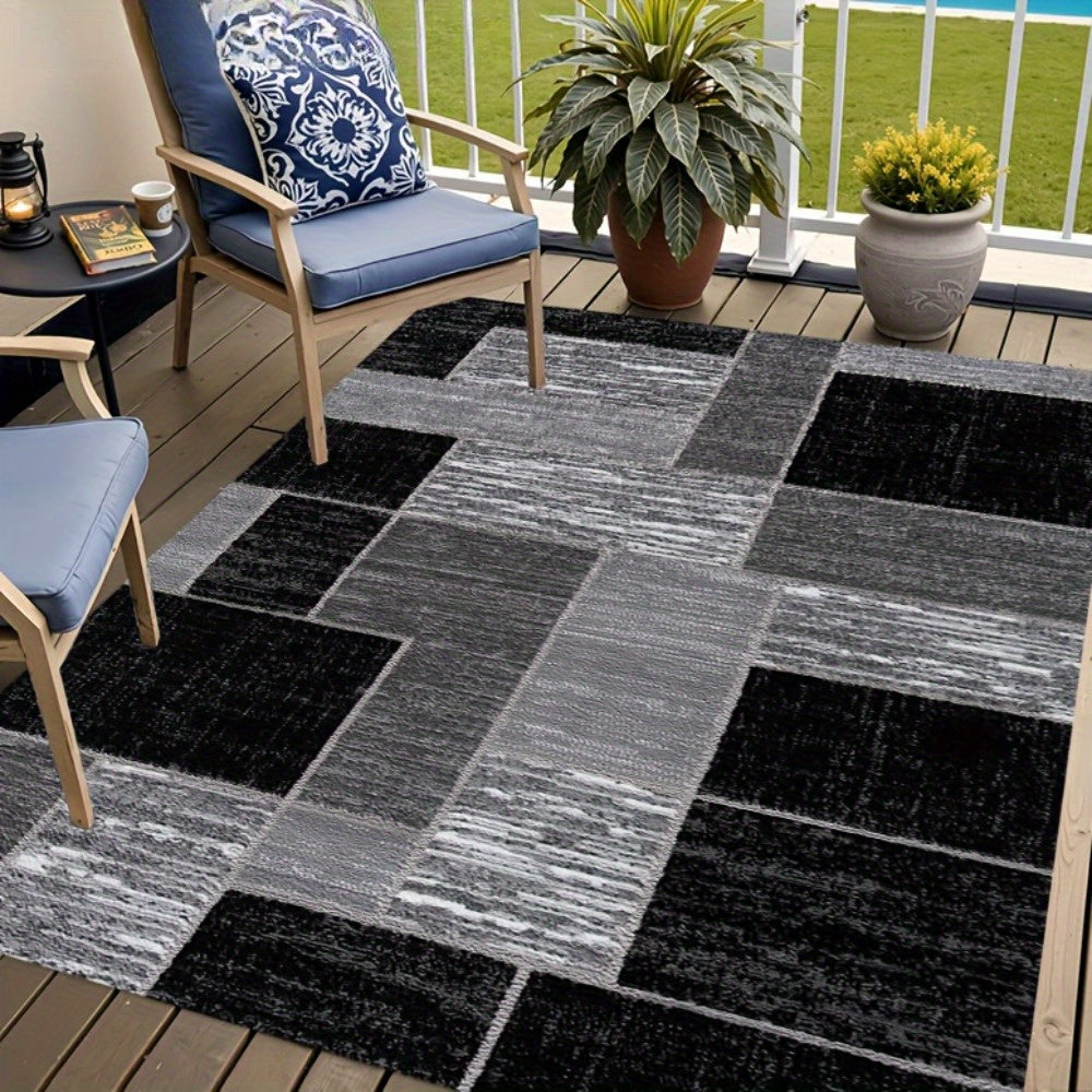 Coastal Outdoor Rug With Grid Pattern In Black And Grey