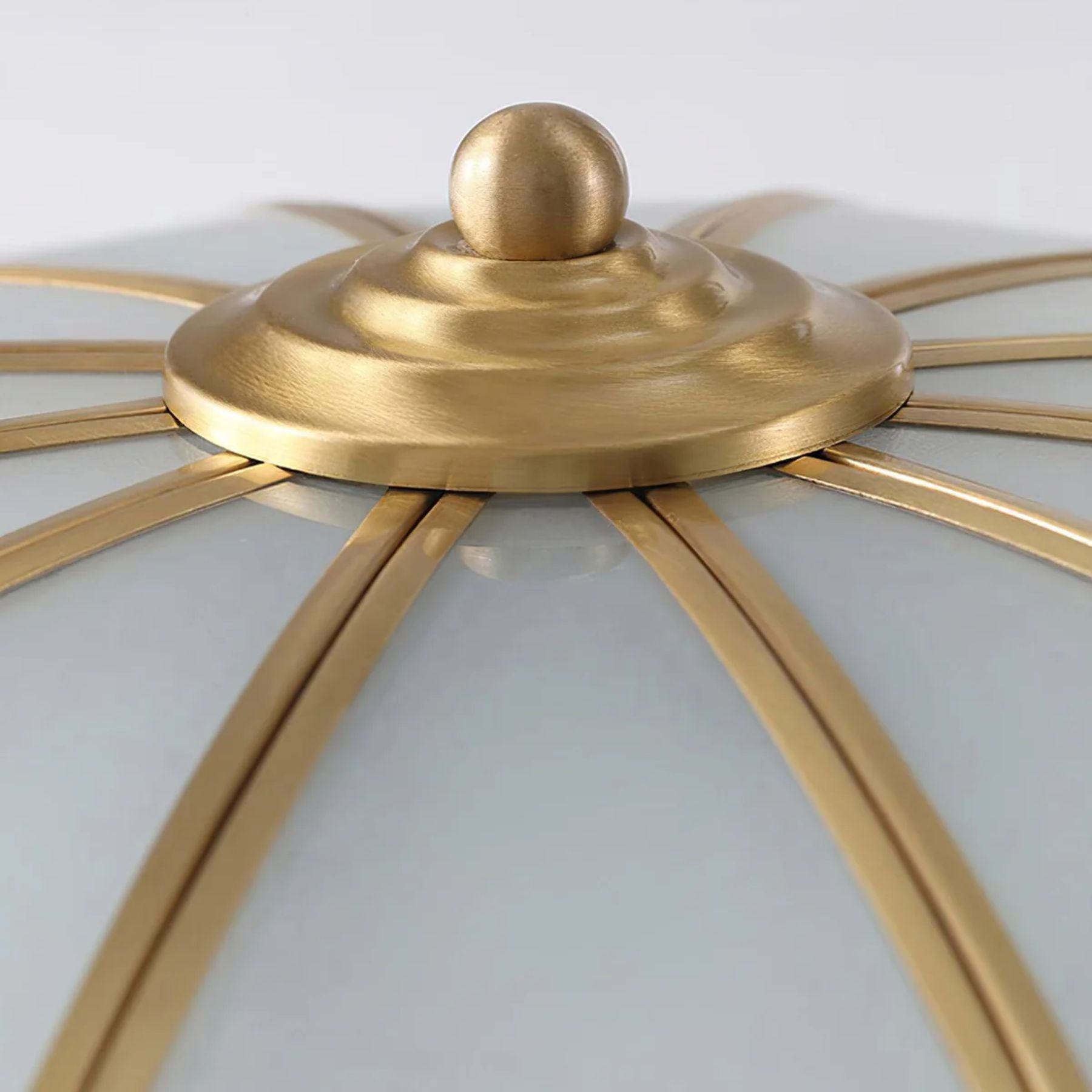 Lámpara de techo redonda de vidrio y latón dorado para sala de estar, pasillo y comedor con luz cálida difusa