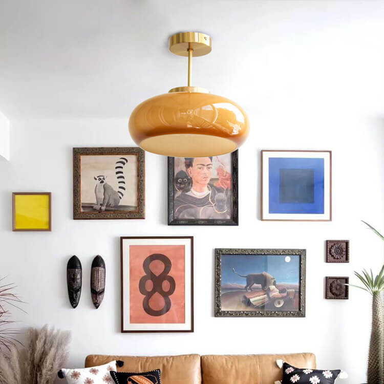 Lampada da soffitto vintage in ottone con paralume in vetro ambrato, montaggio semi a filo soffitto