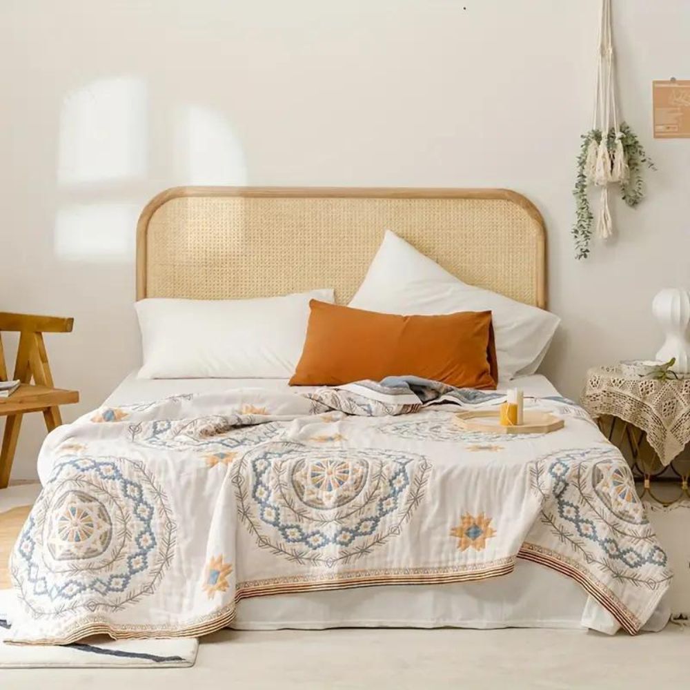 Gemütliche Mandala Boho Decke als Akzent für Sofa oder Schlafzimmer