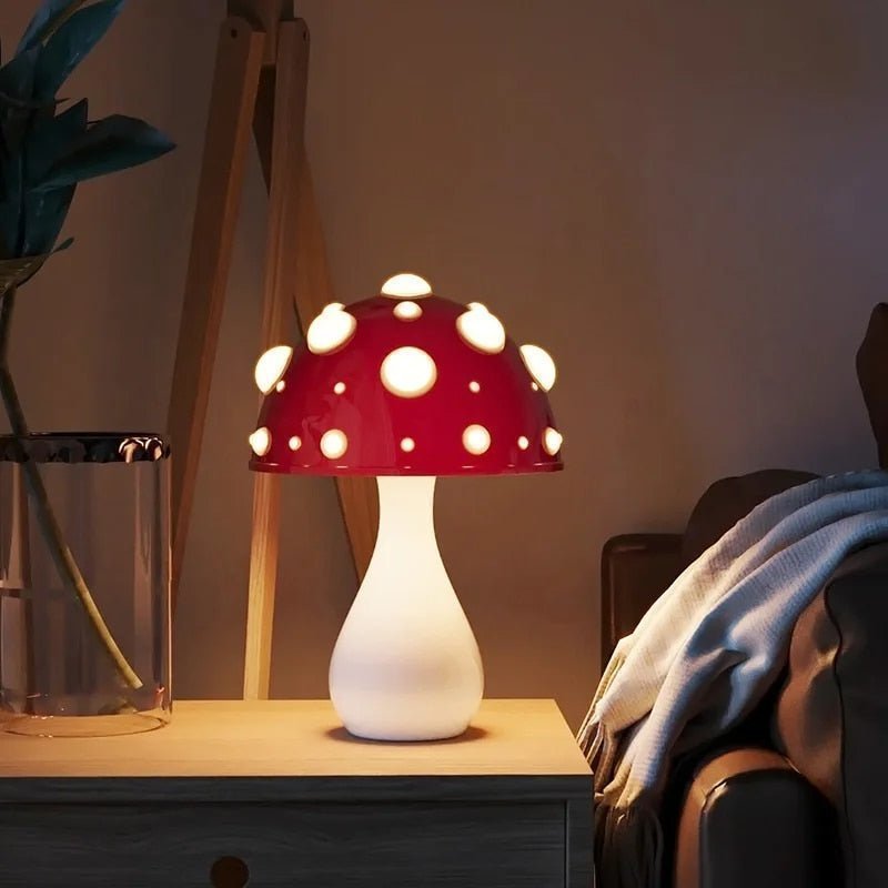 مصباح طاولة LED مستوحى من الأمانيتا بتوهج دافئ وعصري