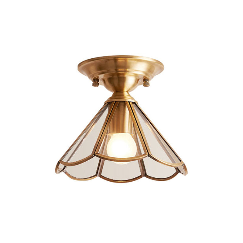 Lampada da parete in metallo con una lampadina, finitura ottone, design smerlato, semi-incassata