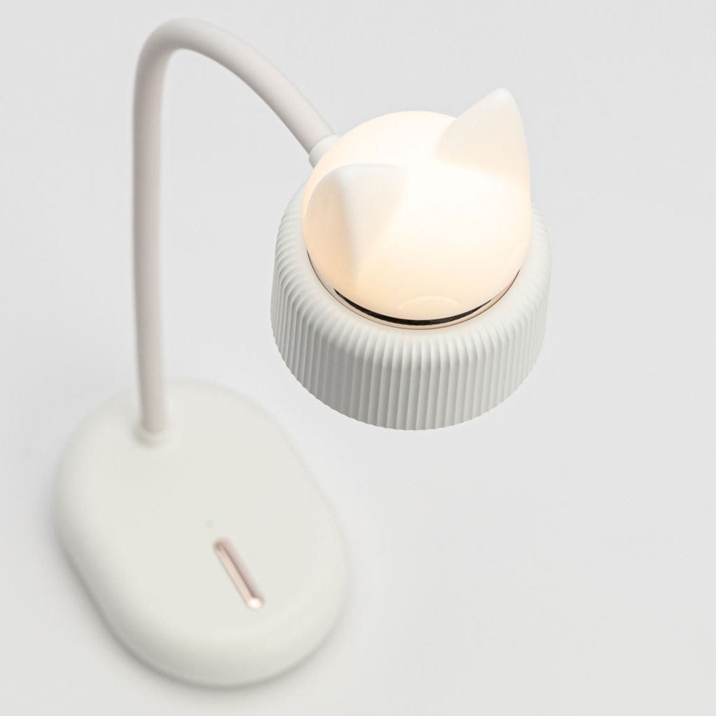 LumaClip LED lampička s klipem ve tvaru kočičích uší pro použití na stole v domácí kanceláři, pohodlí pro oči