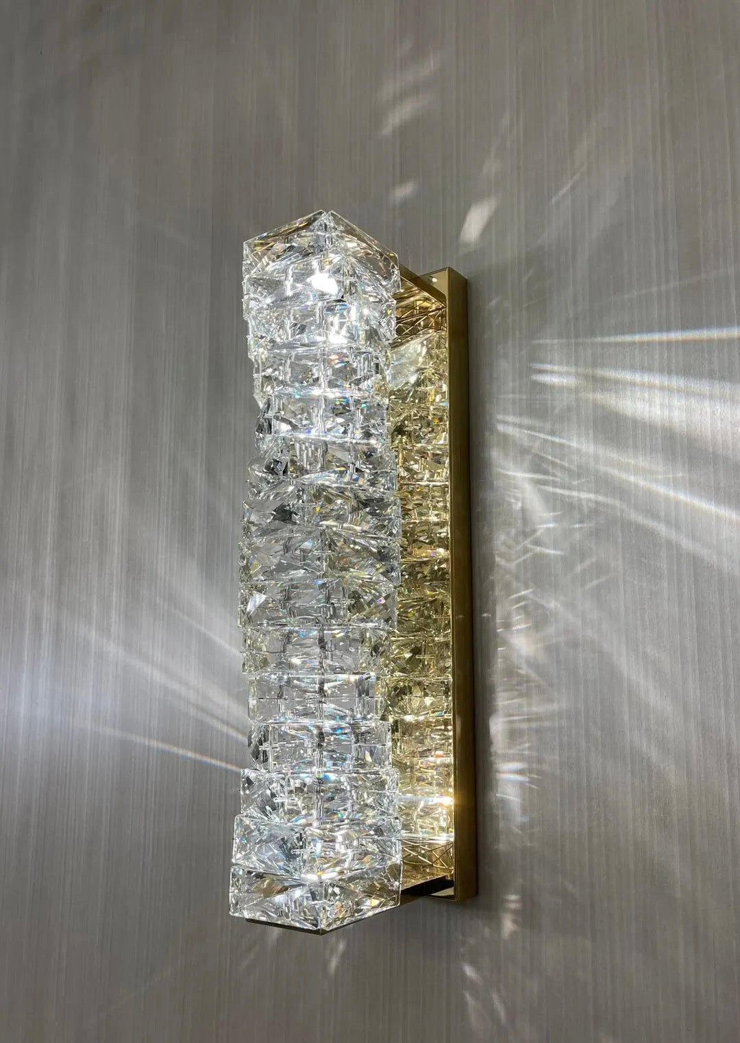 Nástěnná lampa Nova Crystal Accents z nerezové oceli s třemi barevnými teplotami