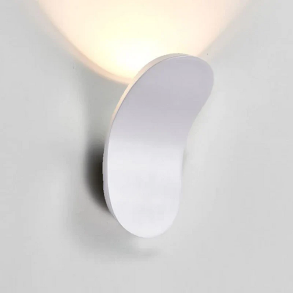 Moderní nordická nástěnná lampa s minimalistickým LED osvětlením