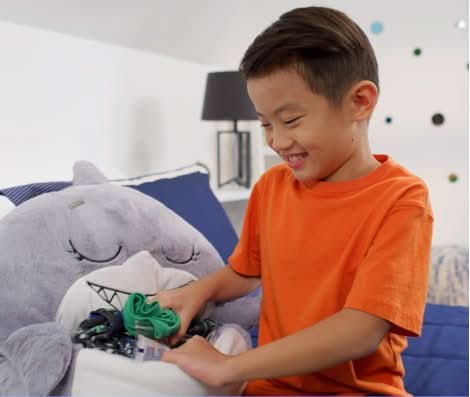 CuddleQuest Sovepose og Blød Ven På Farten