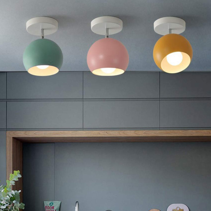 Lampa sufitowa LumaNova z ciepłym, ambientowym światłem do salonów