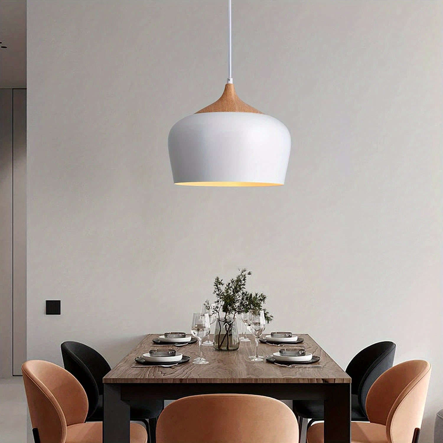 Moderne skandinavisk taklampe med jern- og trestrukturdesign