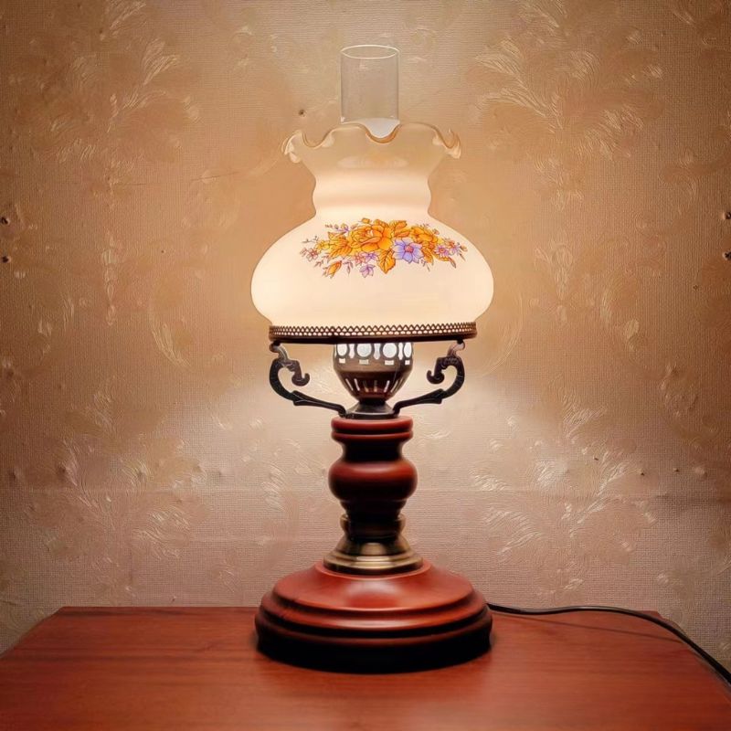 Zenora Urne Retro-Tischlampe aus Massivholz, rotbraune Oberfläche