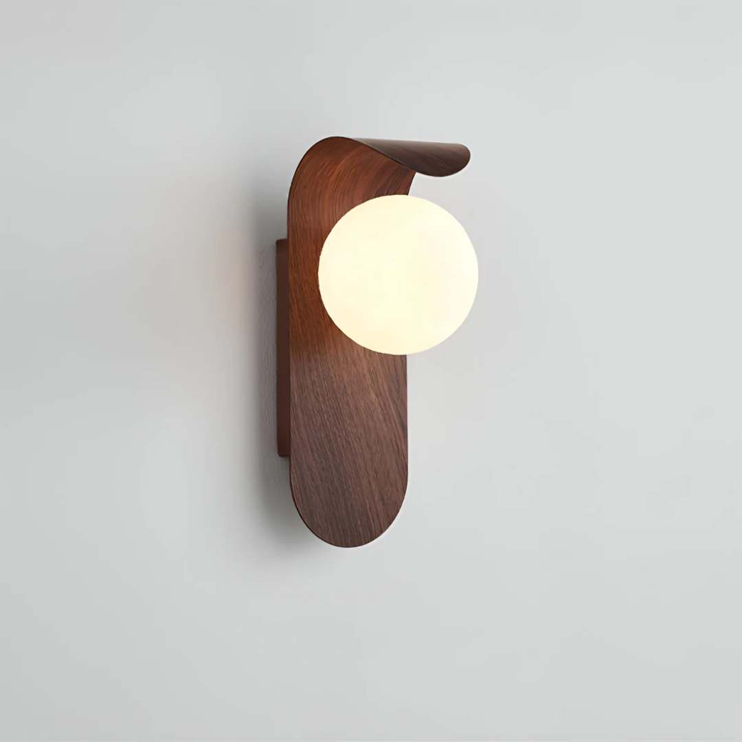 Drewniana lampa ścienna LED Icar do nowoczesnych wnętrz