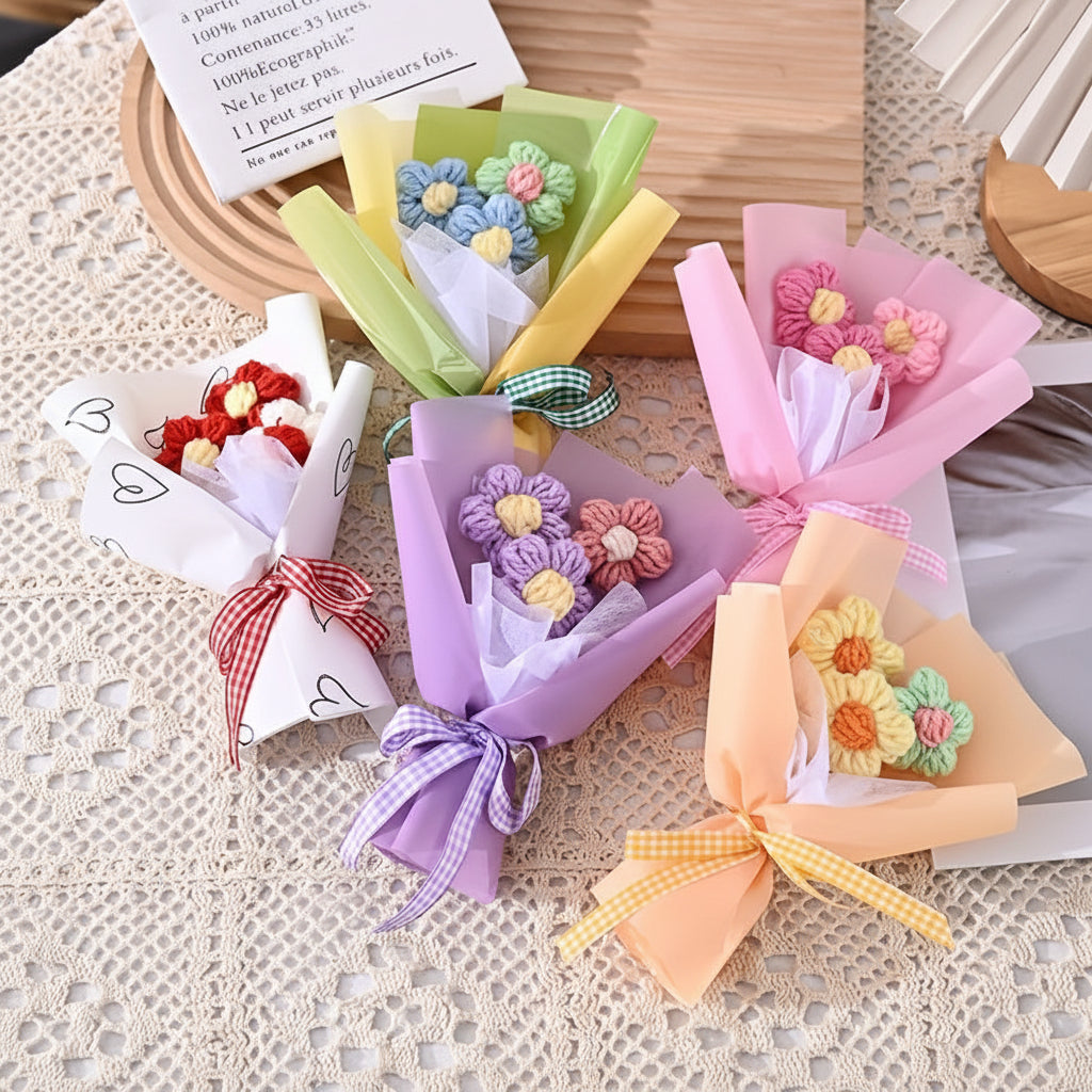 Bouquet di fiori in tessuto mini per la Festa della Mamma, regalo fatto a mano