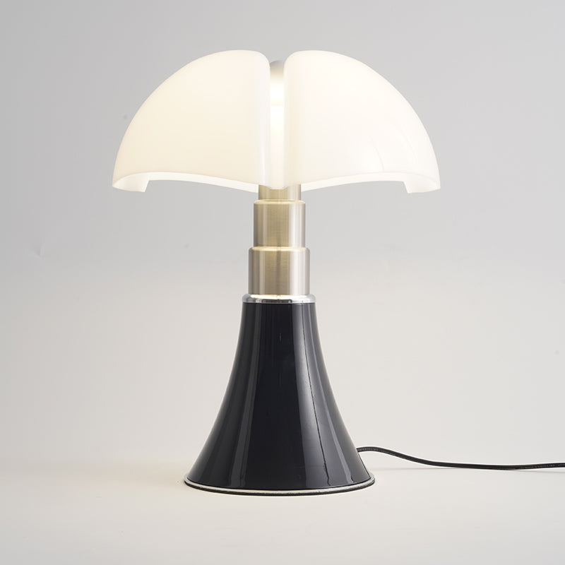Retro moderní akcentní světlo s vintage LED stolní lampou