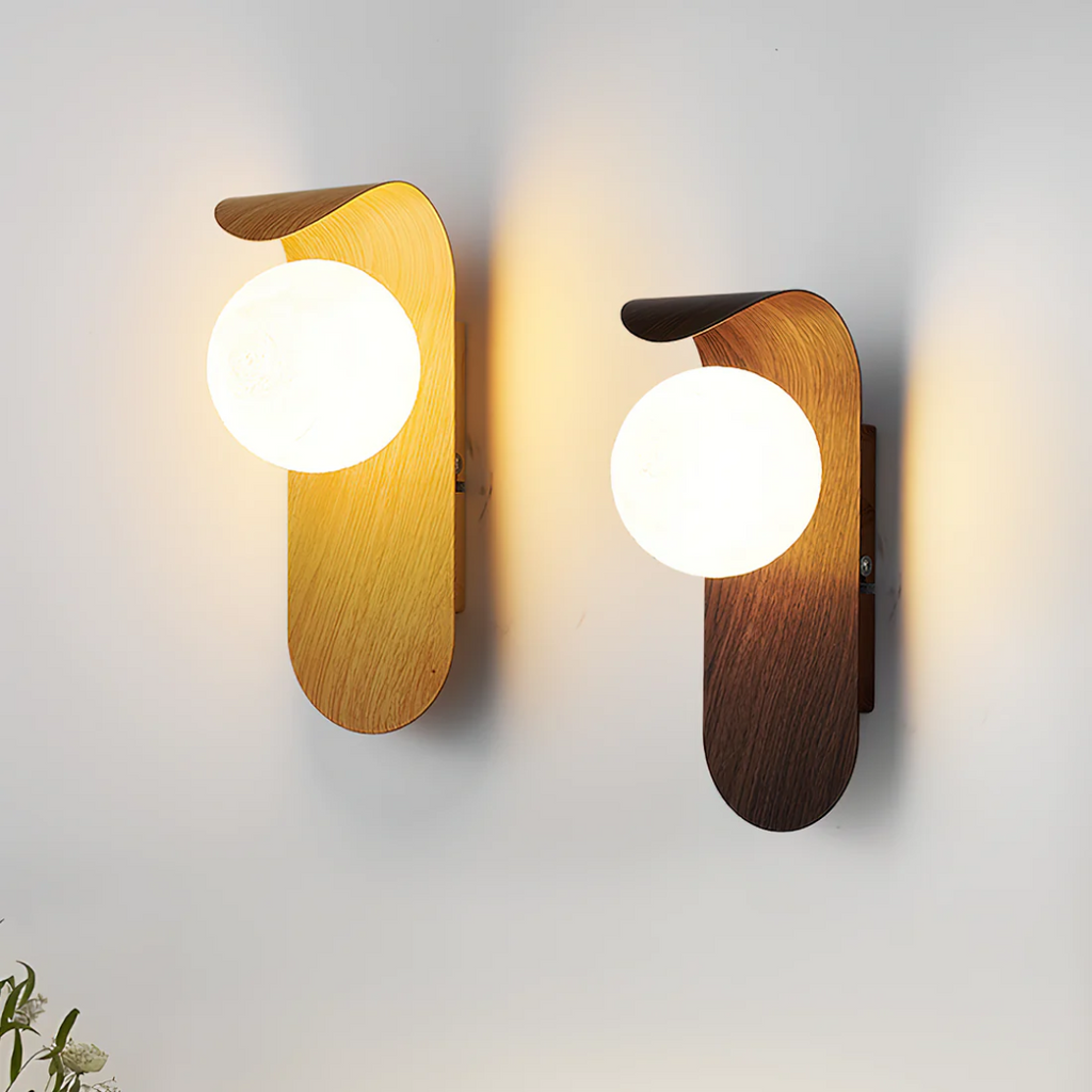 Drewniana lampa ścienna LED Icar do nowoczesnych wnętrz