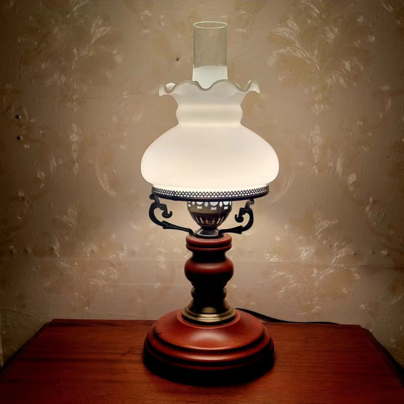 Zenora Urne Retro-Tischlampe aus Massivholz, rotbraune Oberfläche