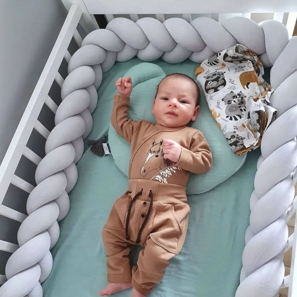 CozyNest Gewebtes Babykissen für sicheren und erholsamen Schlaf