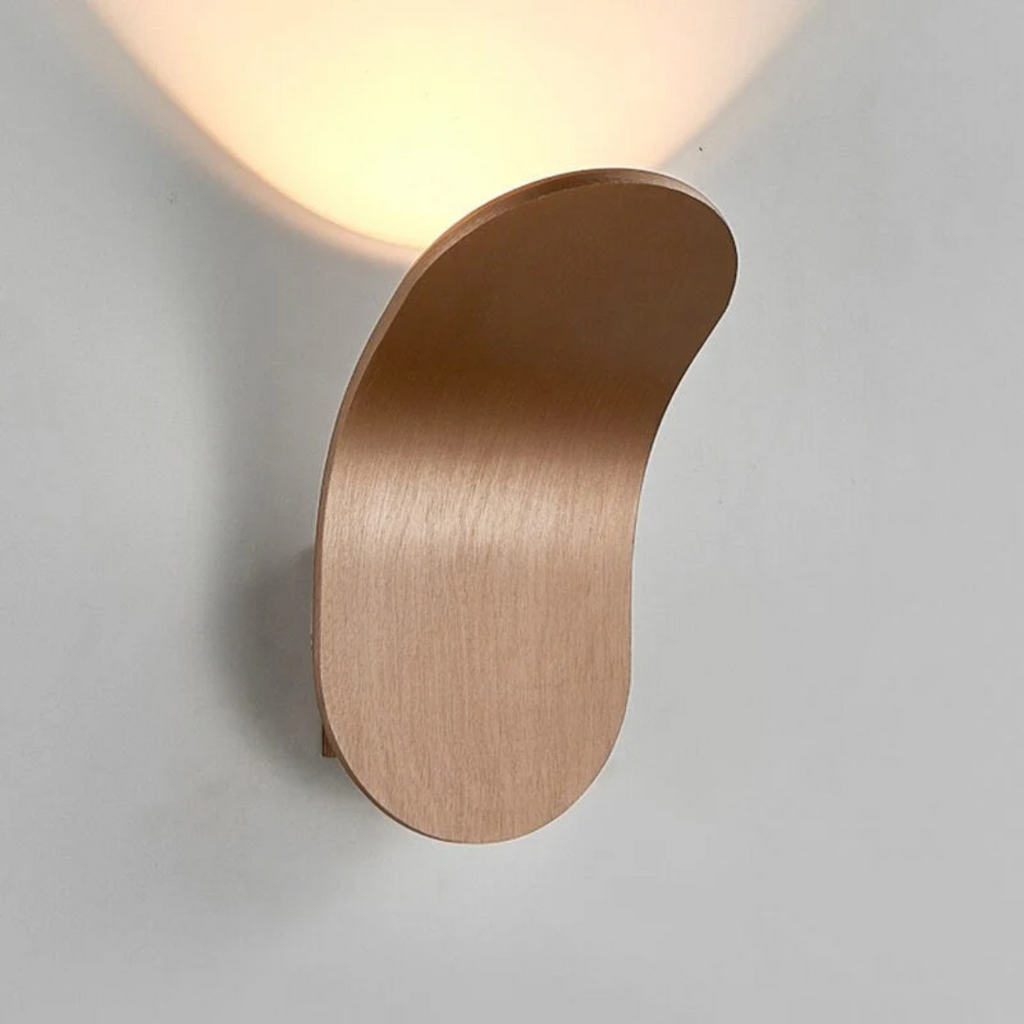 Moderní nordická nástěnná lampa s minimalistickým LED osvětlením