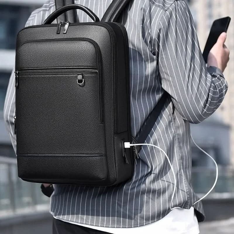 CityVault Intelligenter USB-Rucksack für Arbeit und Alltagreisen