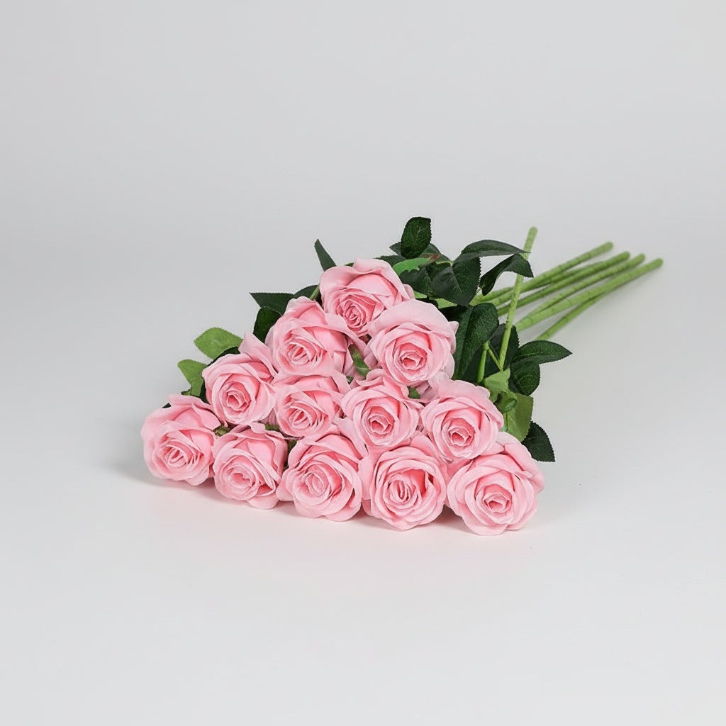 Bouquet di rose rosse artificiali per la festa della mamma, decorazione per la casa