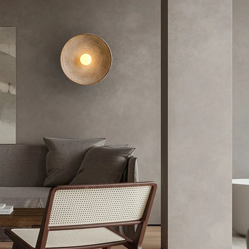 Lámpara de pared de madera con LED hecha a mano, con encanto rústico y ambiente suave