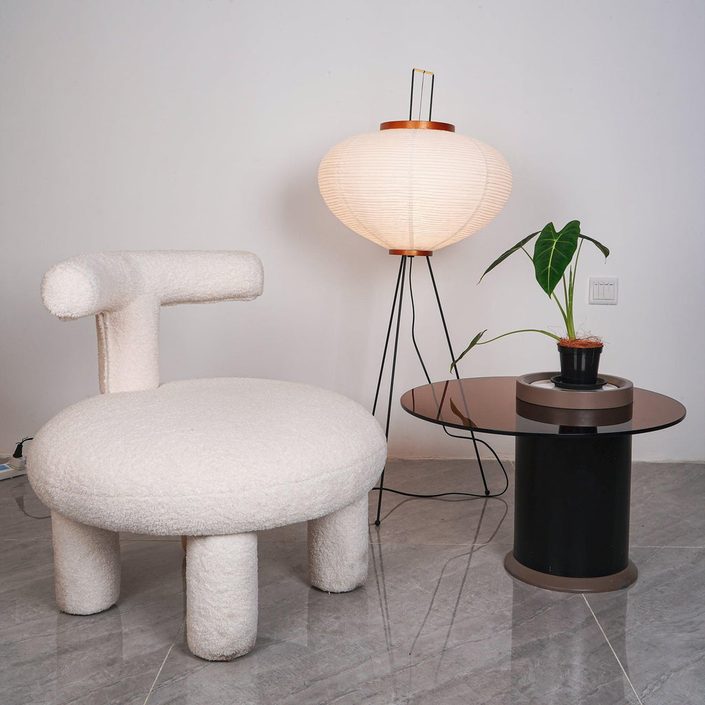 Stojací lampa AstraLume s rýžovým papírovým stínidlem a minimalistickým teplem