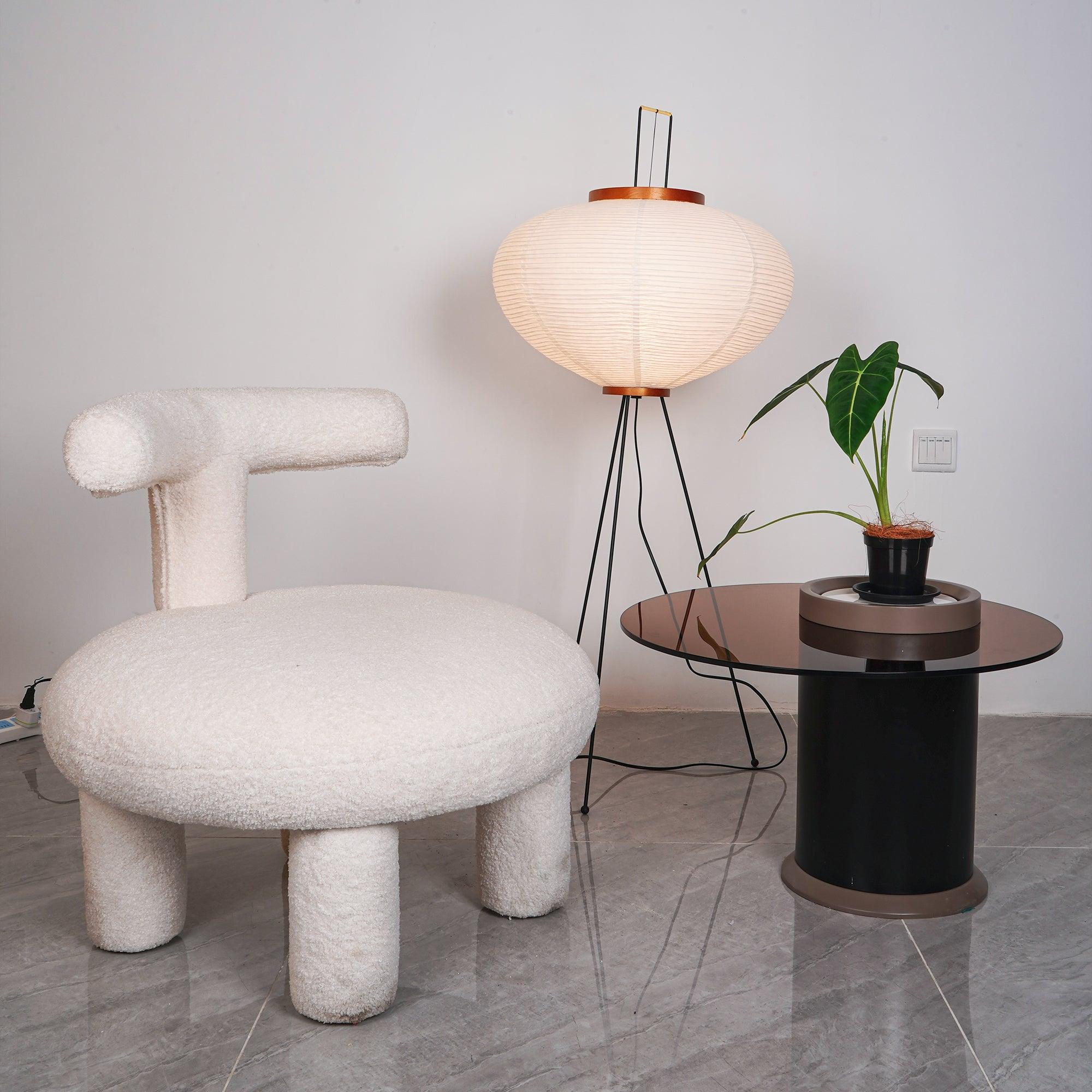 Stojací lampa AstraLume s rýžovým papírovým stínidlem a minimalistickým teplem