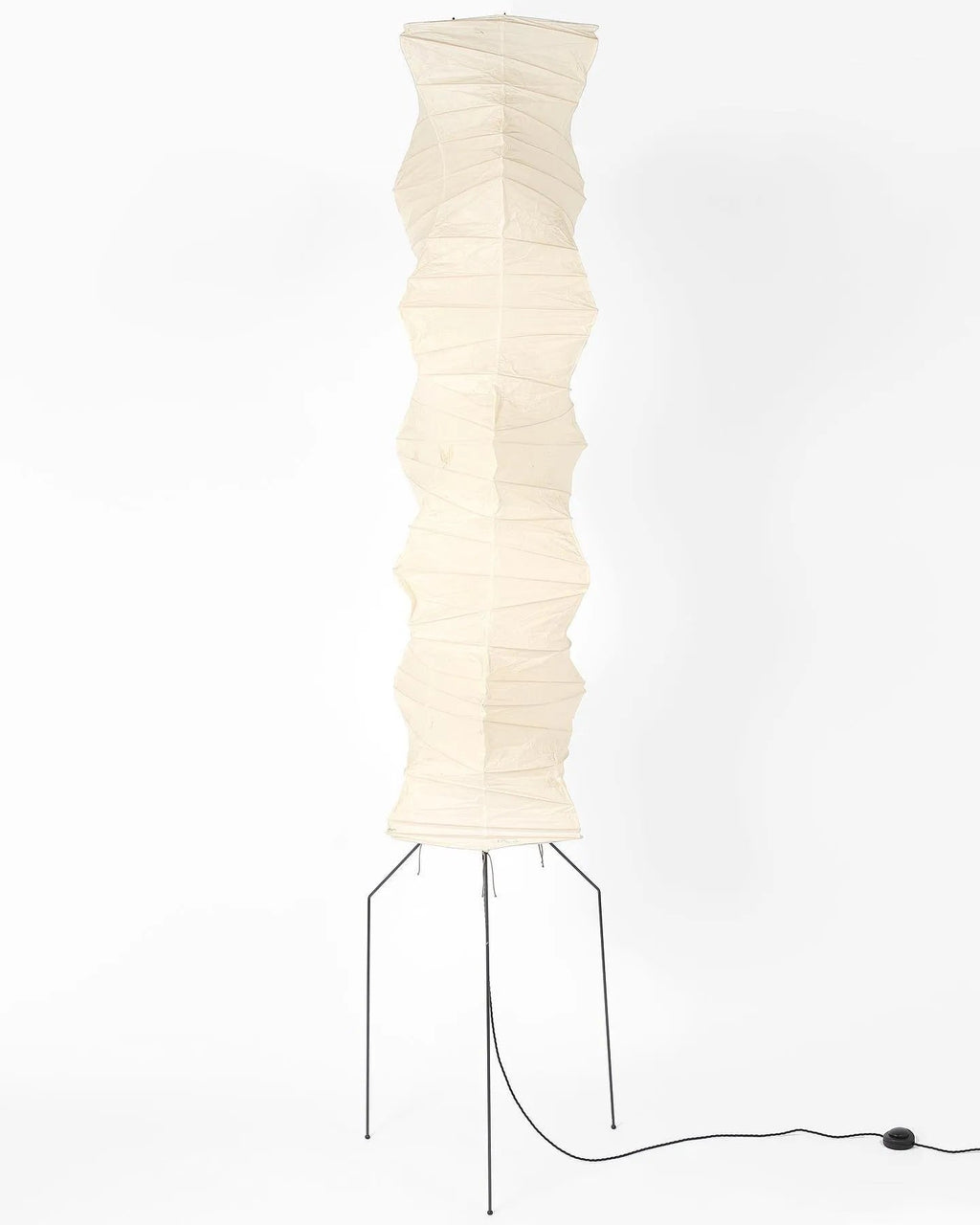 Stojací lampa AstraLume s rýžovým papírovým stínidlem a minimalistickým teplem