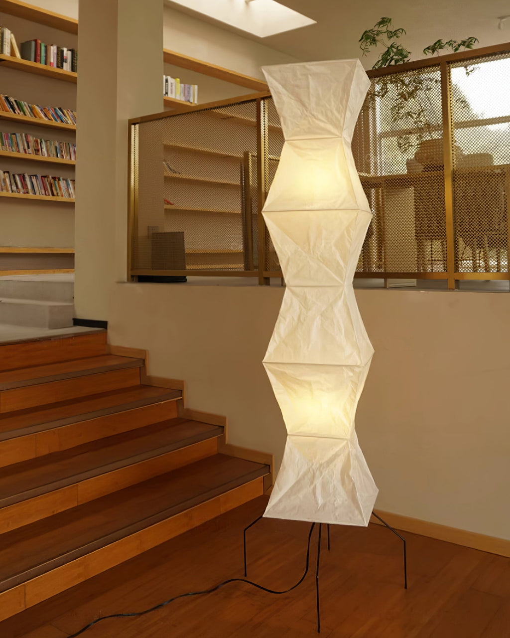 Stojací lampa AstraLume s rýžovým papírovým stínidlem a minimalistickým teplem
