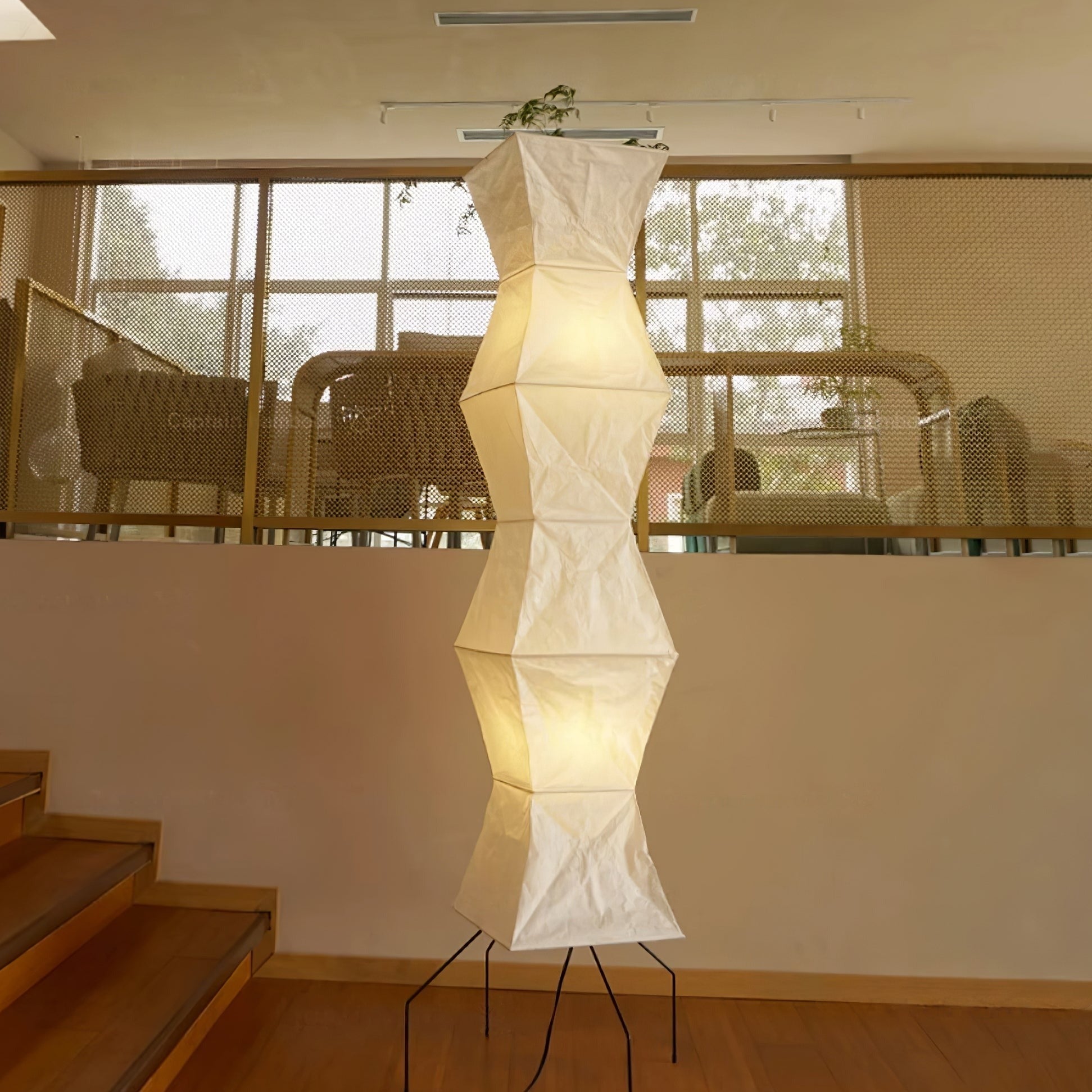 Stojací lampa AstraLume s rýžovým papírovým stínidlem a minimalistickým teplem