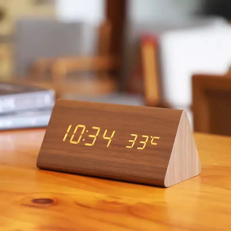 Sveglia LED WoodWatch con controllo vocale per la camera da letto