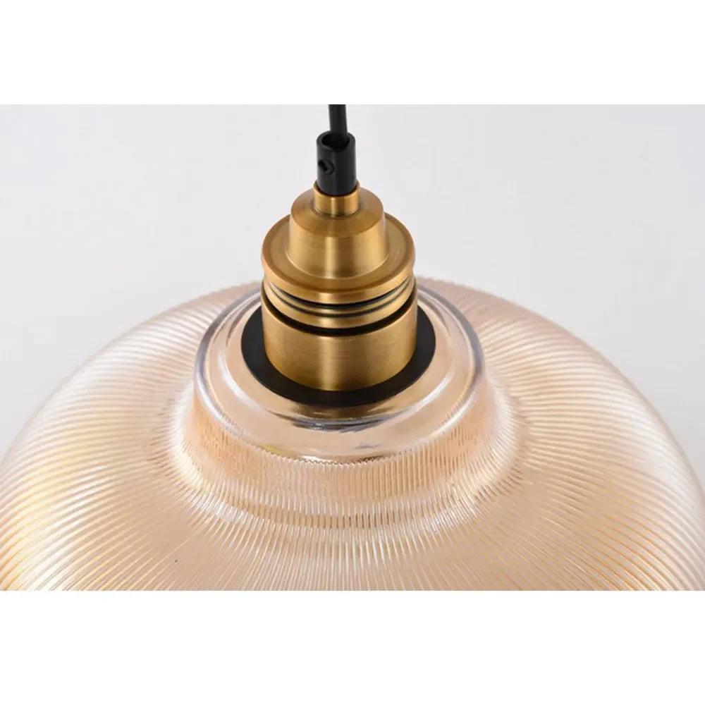Luminária de Pendurar LumiVibe com Cúpula de Vidro Estriado Elegante