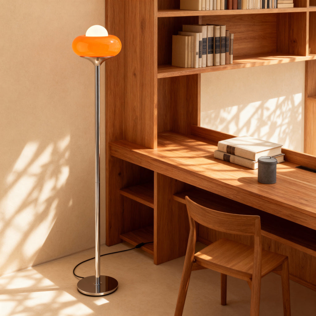 NovaLumen Stilvolle moderne Stehlampe aus Glas mit warmem Ambiente