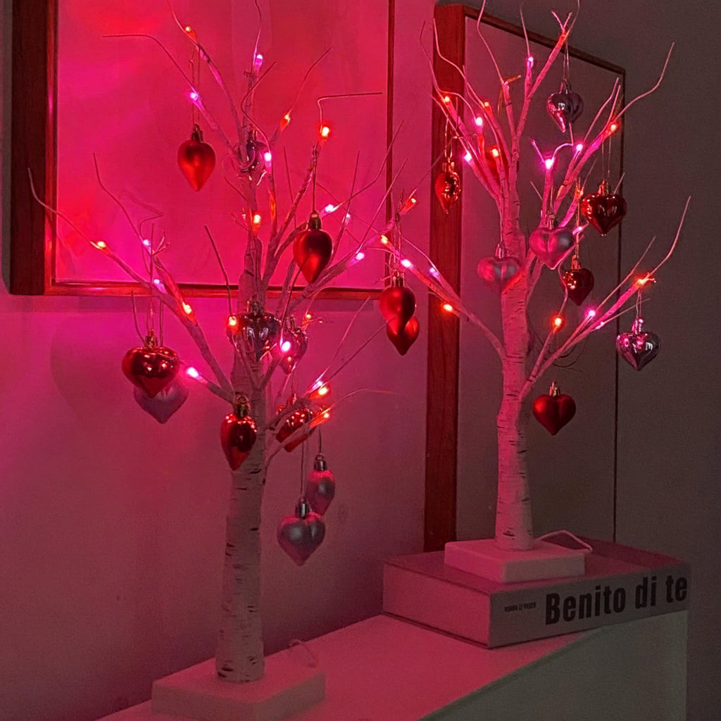 Bjørketre LED Bordlampe med Hjerteformet Lys til Valentinsdagsdekorasjon hjemme