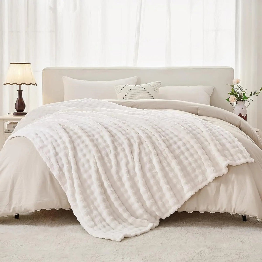 CozyNest 3D plyšová deka s bublinkovým vzorem pro všechny roční období doma