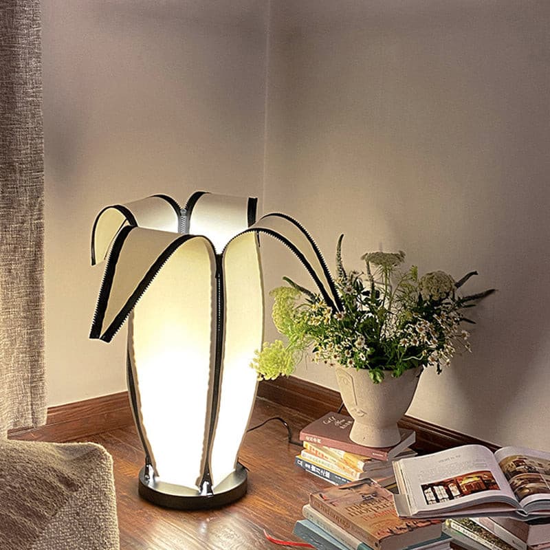 Lampa stołowa LumiBan w kształcie banana z miękkim, ciepłym światłem