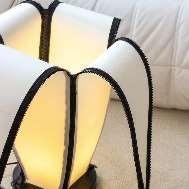 Lampa stołowa LumiBan w kształcie banana z miękkim, ciepłym światłem