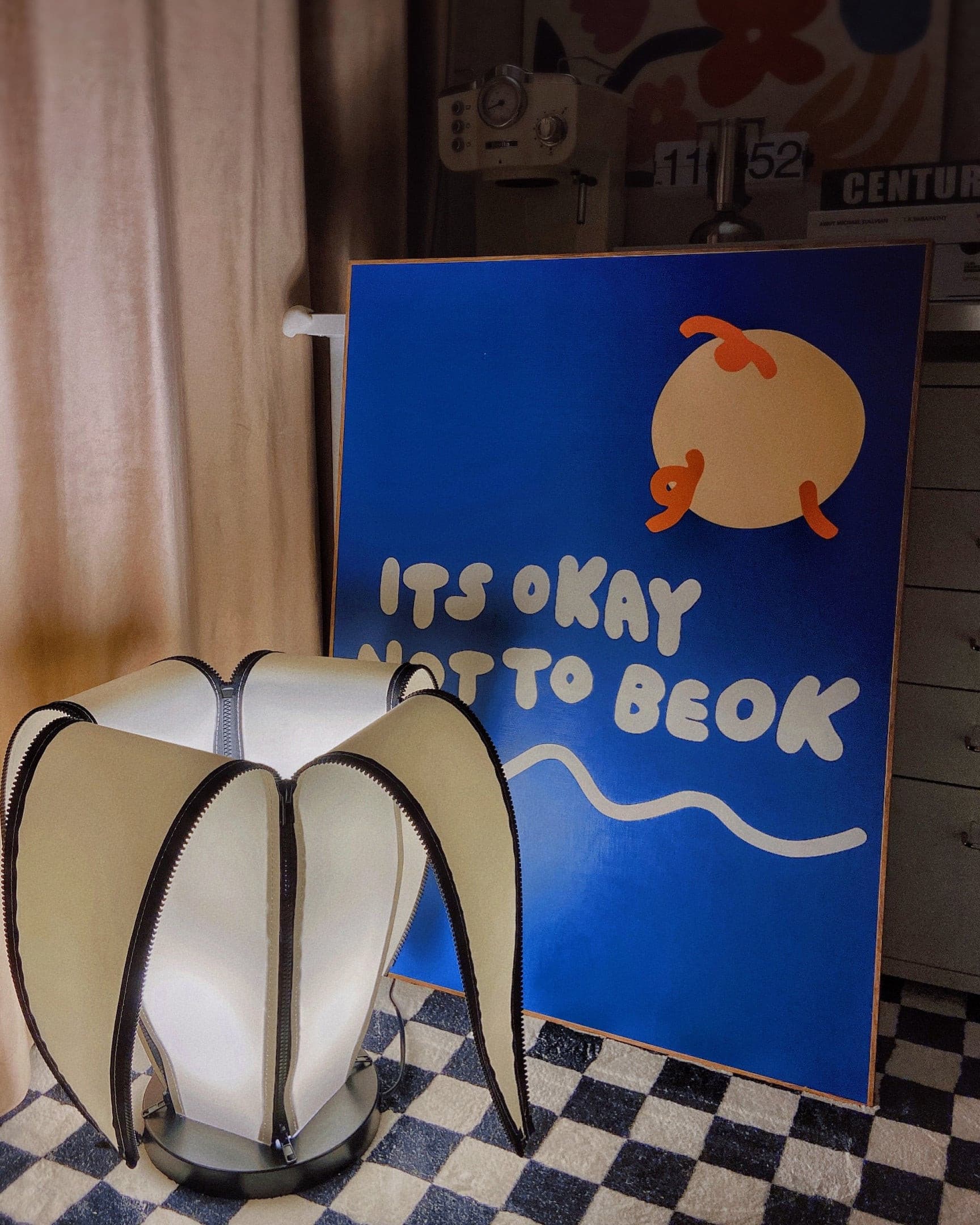 Lampa stołowa LumiBan w kształcie banana z miękkim, ciepłym światłem