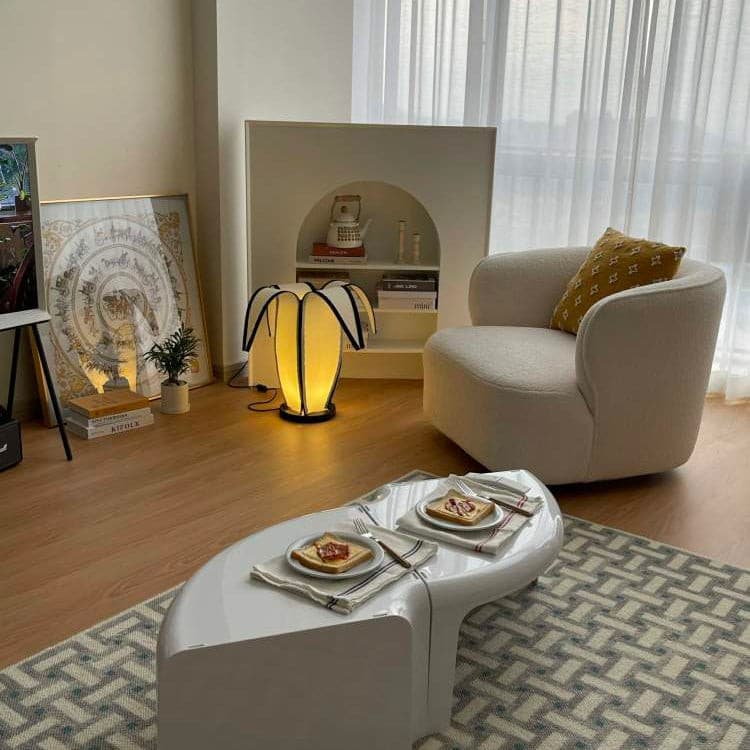 Lampa stołowa LumiBan w kształcie banana z miękkim, ciepłym światłem