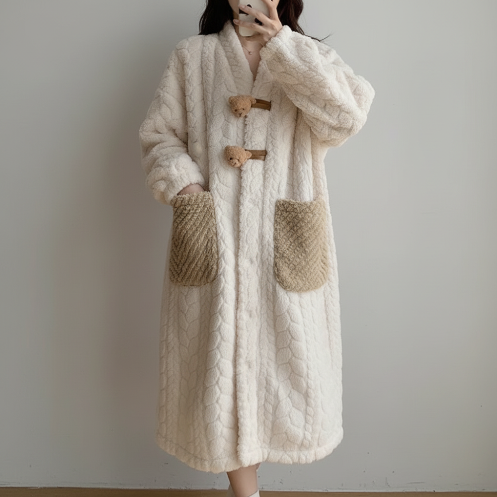 Pohodlný župan s kapucí pro ženy ve stylu zimního odpočinku