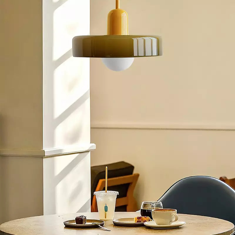 Lampada a sospensione nordica con aspetto in vetro retrò per spazi moderni e colorati