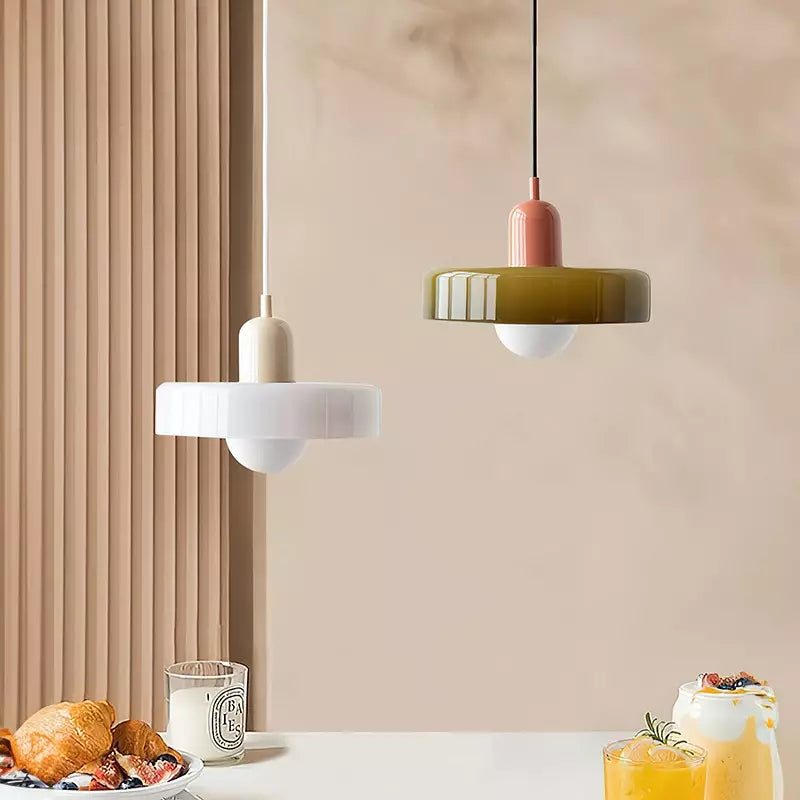 Lampada a sospensione nordica con aspetto in vetro retrò per spazi moderni e colorati