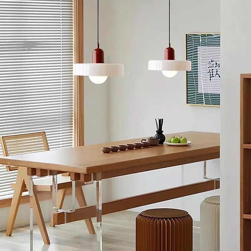 Lampada a sospensione nordica con aspetto in vetro retrò per spazi moderni e colorati