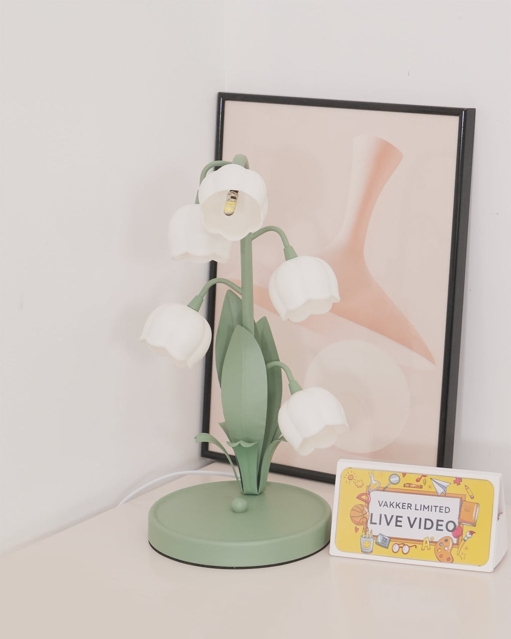 Candeeiro de Mesa Bell Orchid Iluminação Interior Floral Delicada