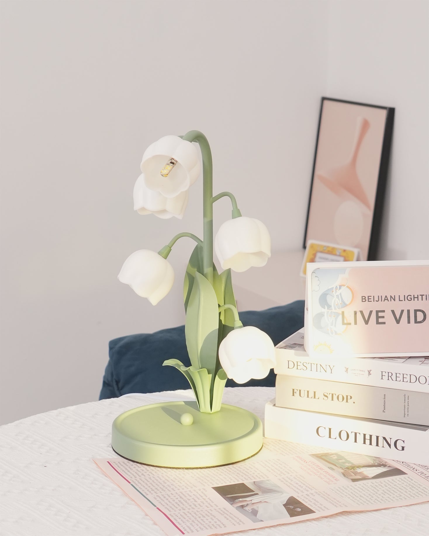 Candeeiro de Mesa Bell Orchid Iluminação Interior Floral Delicada